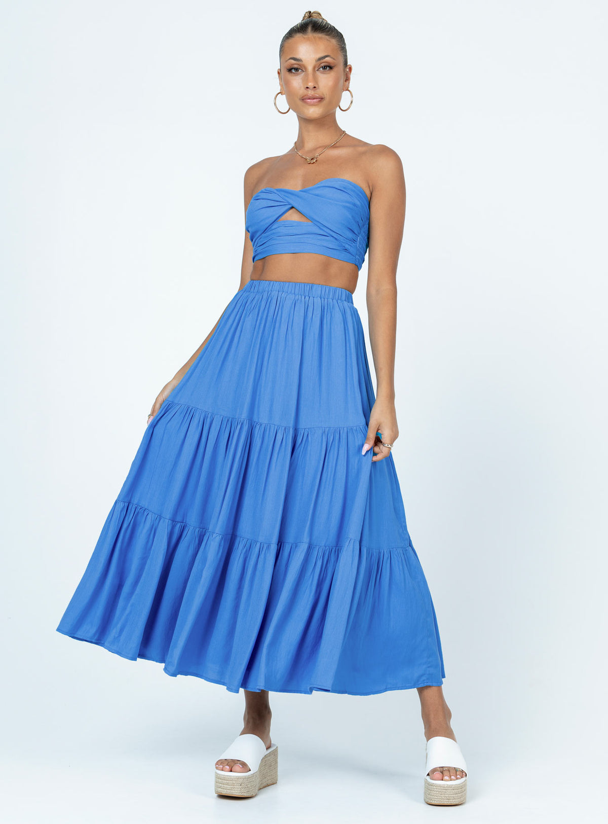 Matching set Crop top Removable shoulder straps  Inner silicone strip at bust  Twisted bust  Shirred back  Zip fastening  High waisted midi skirt  Elasticated waistband  Layered design 