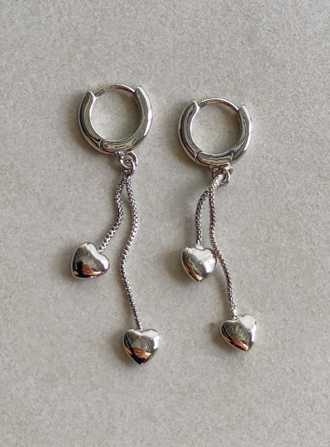 Earrings Huggie hoop style Drop chain Heart charm Gold-toned