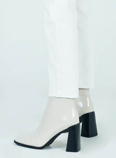 The Kia Boots White