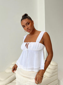Front view of model wearing  front Princess Polly Sleeveless Square Neck  Mooney Top Ivory
